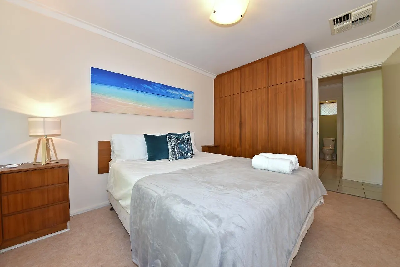 Entire House Close To Perth Airport And City Semesterbostad