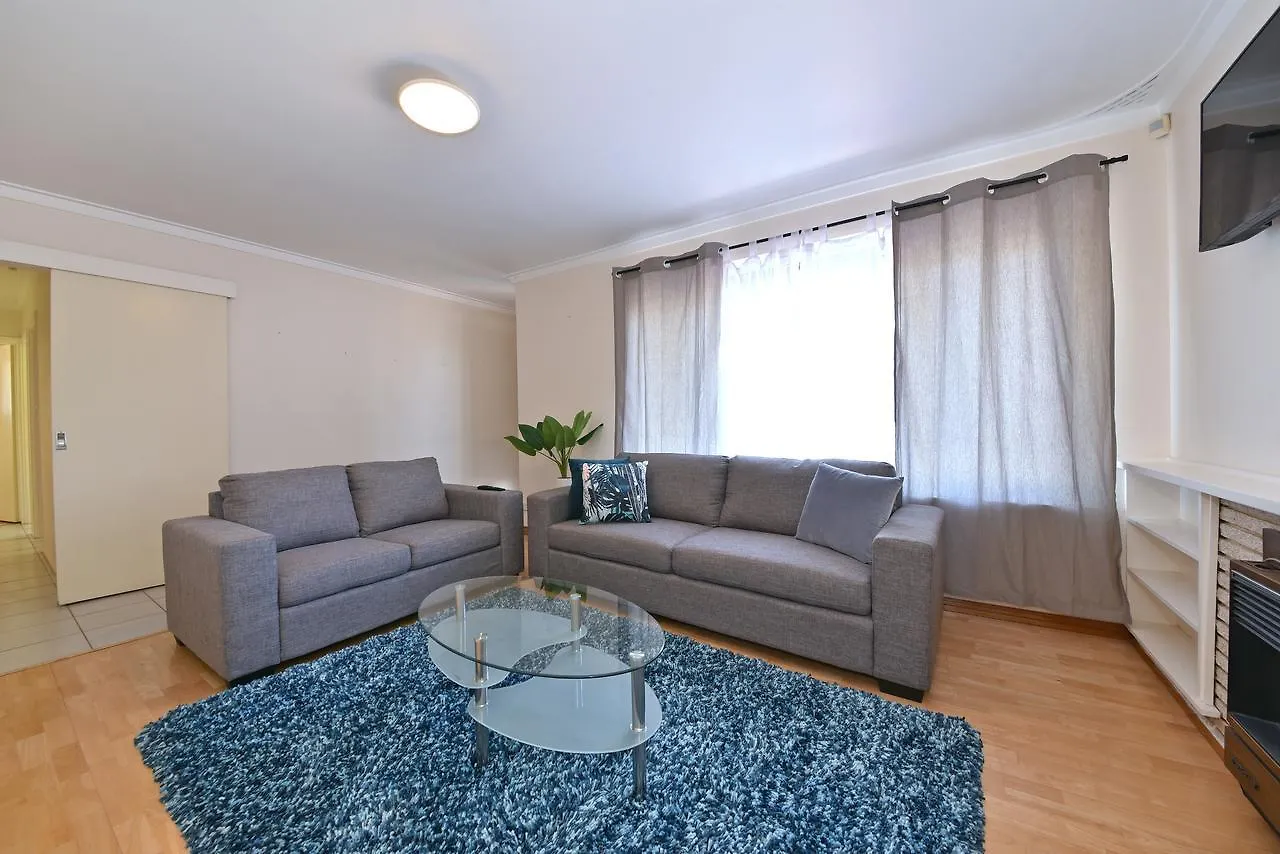 Entire House Close To Perth Airport And City 0*,  Australien