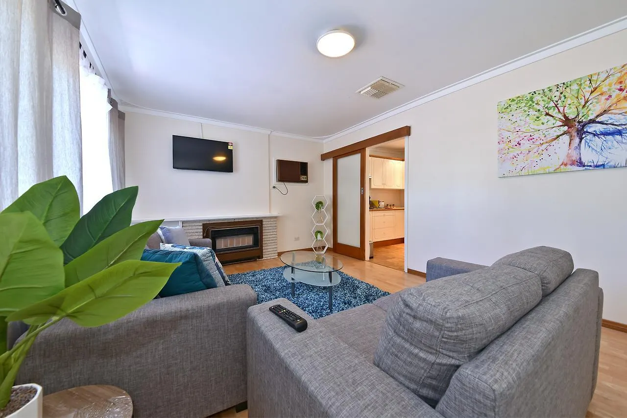 Entire House Close To Perth Airport And City Ferienhaus